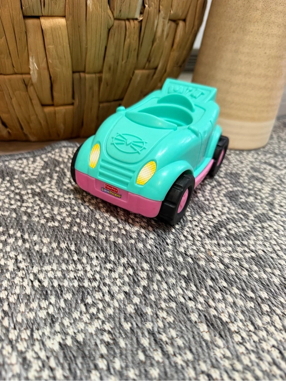VTG Y2K Fisher-Price Teal & Pink Little People Toy Car Makes Sounds